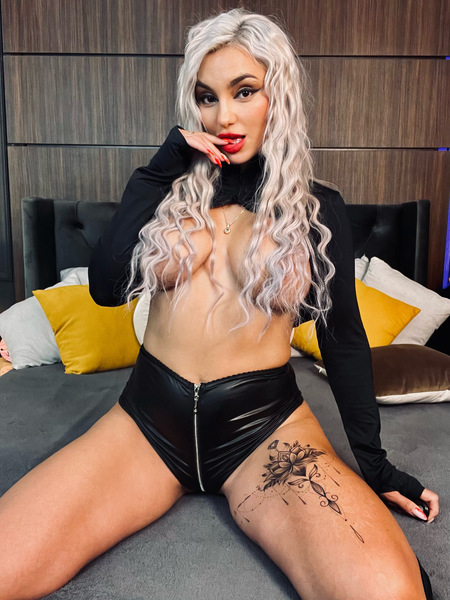 LarissaQuinn Photo LarissaQuinn Photo